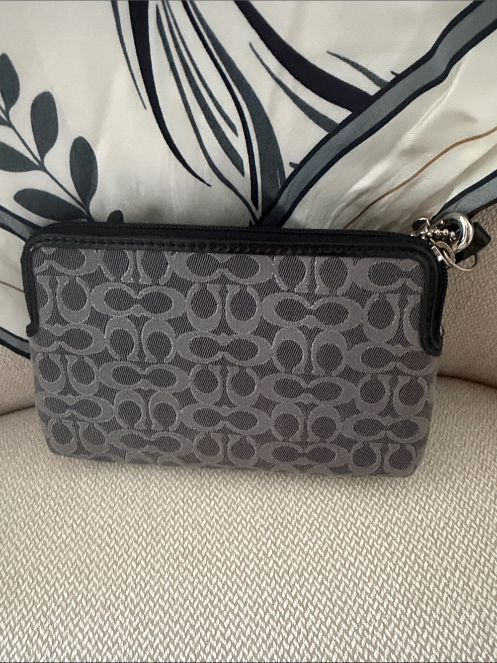 Coach Poppy Wristlet - Picture 3 of 5